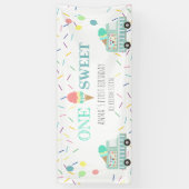 L'une est crème glacée douce bannière d'anniversai (Vertical)