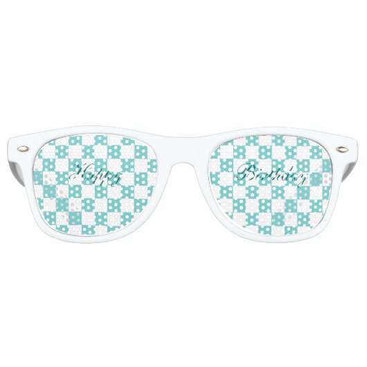 Lunettes De Fête Retro Turquoise Sky Checkerboard Joyeux anniversaire (Devant)