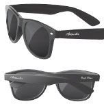 Lunettes De Soleil Mariage de nom de script personnalisé Best Man<br><div class="desc">Ajoutez le nom du Best Man à customiser dans une police de typographie de script moderne. L'autre côté dit Best Man mais peut être changé pour convenir à votre occasion.</div>