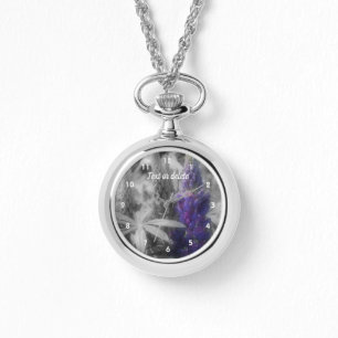 Lupine bloemen in zwart-wit, op maat horloge