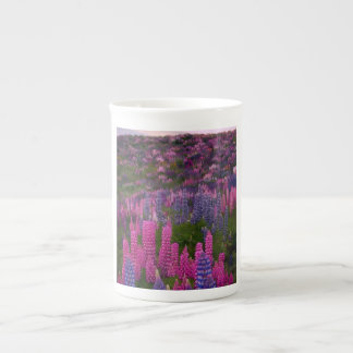 Lupine Bloemenveld Natuur Esthetische Print op Dem Porselein Kop