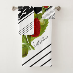 Luscieuze aardbeien op zwart-wit bad handdoek