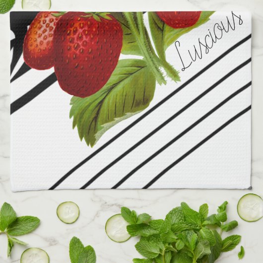 Luscieuze aardbeien op zwart-wit theedoek (Gevouwen)