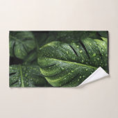Lush Monstera Leaves with Morning Dew Drops (Serviette à main)