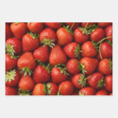 Lush, Ripe Strawberry Field Close-up Pattern Inpakpapier Vel (Voorkant)