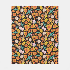 Lush Spring Bloemen en Vogels op donkere achtergro Fleece Deken