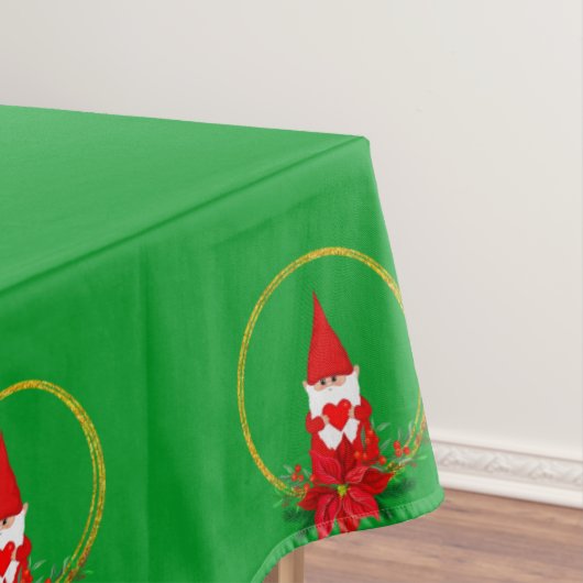 Lutins de Noël sur une nappe verte (In Situ)