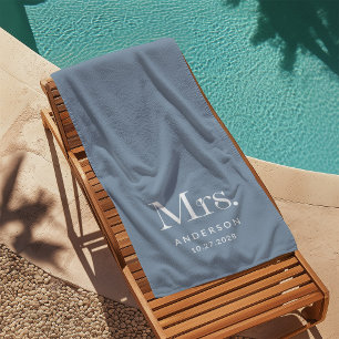 Luxe Elegance Dusty Blue Mevrouw en trouwdatum Strandlaken