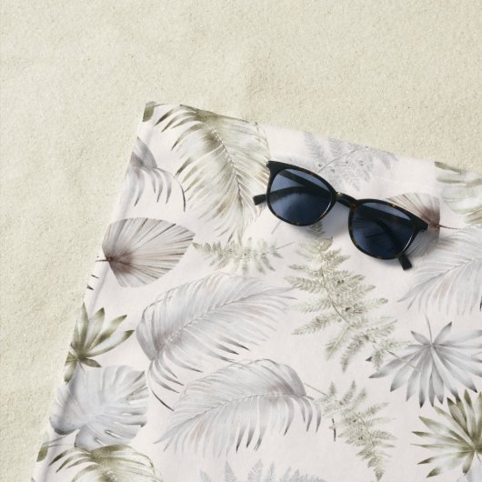 Luxe Faux Gold Tropical Foliage Monogram Strandlaken (In situ)