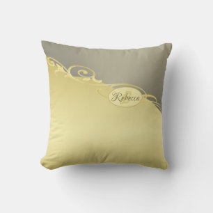 Luxe gouddecoratie op goud en zilver, Monogram Kussen