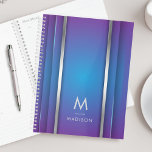 Luxe Moderne Minimal Abstrait Violet Bleu<br><div class="desc">Un élégant planificateur abstrait de style luxueux,  au design géométrique violet et bleu. Personnalisez avec votre monogramme et votre nom.</div>
