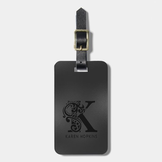 Luxe Monogram K op Dark Grey Bagagelabel (Voorkant verticaal)