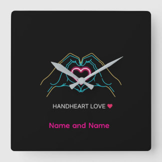 Luxe Realistisch Paar Houden Handen Gouden Ring An Vierkante Klok