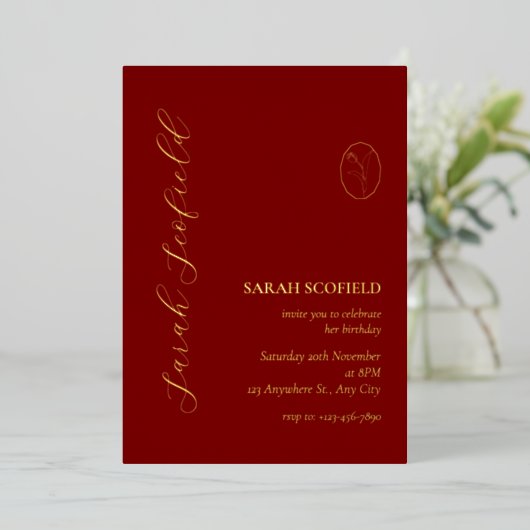 Luxe Red Birthday Foil Invitation (Debout devant)