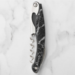 Luxe zwart & grijs namaakmarmer met monogram kurkentrekker