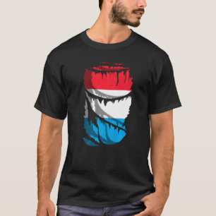 Luxemburgse vlag met gebroken of gescheurd weefsel t-shirt