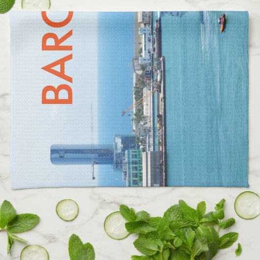 Luxueus cruiseschip dat de haven van Barcelona ver Theedoek (Gevouwen)