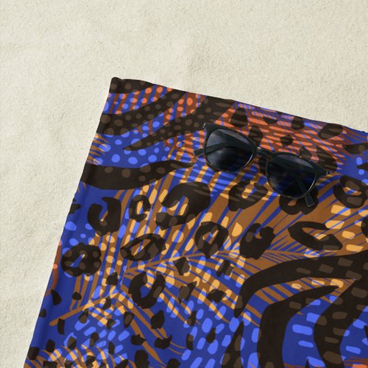 Luxurious Leopard and Zebra Print Pattern Strandlaken (In situ)