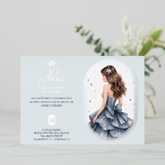 Luxurious Silver Oval Frame Charming Quinceañera  Folie Uitnodiging (Staand Voorkant)