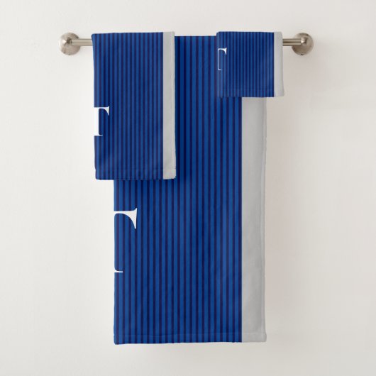 Luxury Blue Striped Boy Monogrammé (En situation)