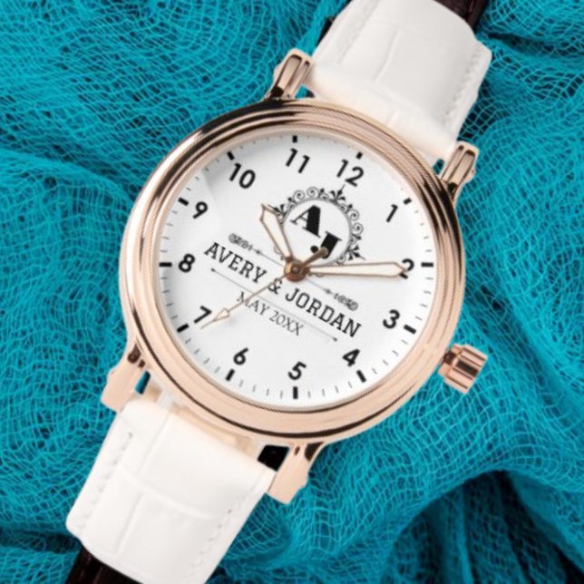 Luxury Elegant Monogram with Initials white Horloge (Creator heeft geüpload)