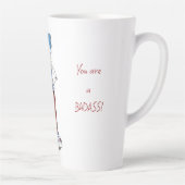 'Lyndsey' - Tu es un Badass ! Tasse latte (Droite)