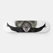 Lyra Rayne: Skateboard op de grond (Horizontaal)