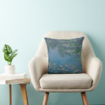 Lys d'eau par Claude Monet Lance Oreiller<br><div class="desc">Beau oreiller à jetons avec nappes d'eau Monet. C'est l'ajout parfait à votre salon ou bureau. Water Lilies est une oeuvre d'art originale de Claude Monet. Peint à l'huile sur toile en France en 1906. Water Lilies est de la 3ème série de nénuphars.</div>