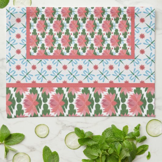 Lys d'eau rose, libellules bleues : Serviette de c (Plié)