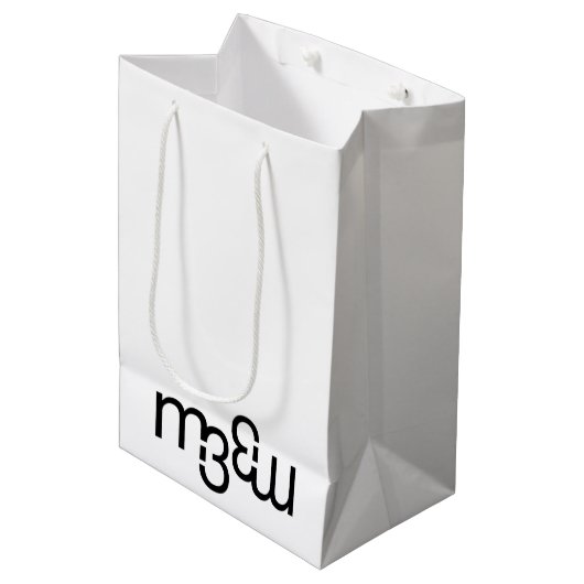 m3galleryStudio-monogram middelgrote glanzend cade Medium Cadeauzakje (Voorkant Gekanteld)