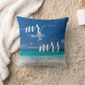 M. et Mme Calligraphy Beach Coussins de mariage (Couverture)
