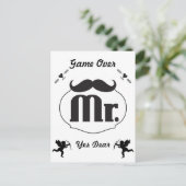 M. Groom Mustache Bachelor Party Invitation (Debout devant)