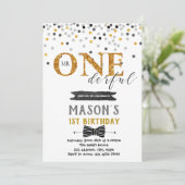 M. la merveilleuse invitation d'anniversaire (Debout devant)