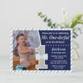 M. ONEderful Birthday Invitation (Debout devant)