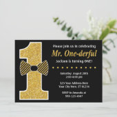 M. ONEderful Birthday Invitation ・ Black and Gold (Debout devant)