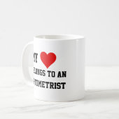 Ma tasse appartient à un optométriste Mug (Devant gauche)