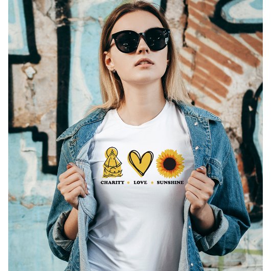Maagd Maria, liefde en zonnebloem T-shirt