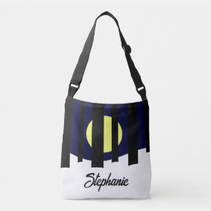 Maan die opkomt nabij bos in de winter: crossbody tas