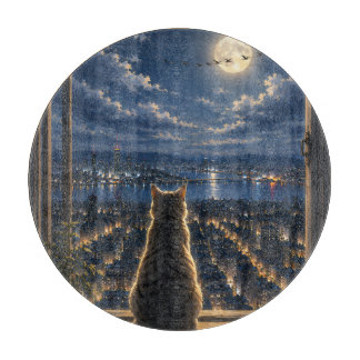 Maanverlichte kat die het stadnachtram door het ra snijplank