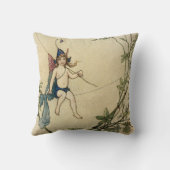 Maar Puck zat op een Spider Thread Kussen (Achterkant)