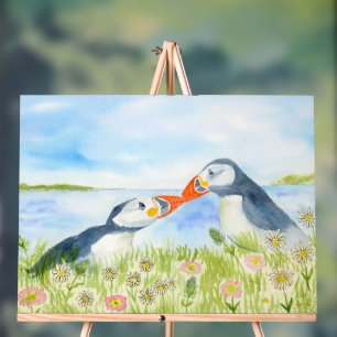 Macareux mignons aquarelle dans un champ de fleurs