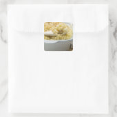 Macaroni-kaas in een bakschaal met hout vierkante sticker (Tas)