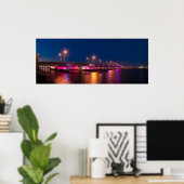 MacArthur Causeway la nuit - Poster (Bureau à domicile)