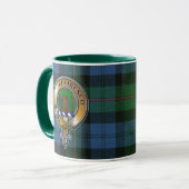 MacEwen Tartan & Badge Mok (Voorkant links)