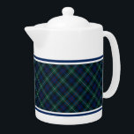 Mackenzie Clan Tartan Marine bleu et vert plaid<br><div class="desc">Teapot avec un motif écossais bleu marine,  vert forestier,  noir,  rouge et blanc à partir de 1778. Tartan traditionnel de famille Clan Mackenzie,  y compris le sept Charleson. Choisissez entre deux tailles. Des tasses et des tasses assorties sont disponibles.</div>
