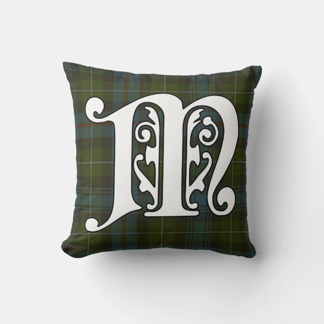 MacKenzie Clan Tartan Monogram Kussen (Voorkant)