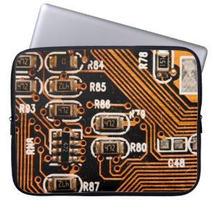 macro-shot van het schakelbord, kabels, condensato laptop sleeve