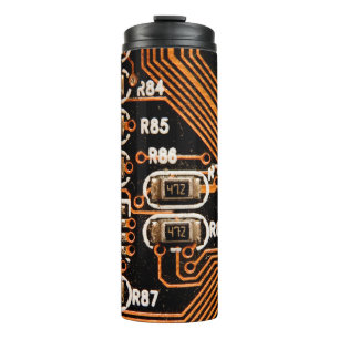 macro-shot van het schakelbord, kabels, condensato thermosbeker