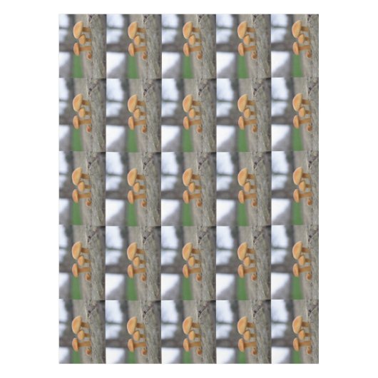 Macro Tablecloth, tiny Toadstools Tafelkleed (Voorkant)