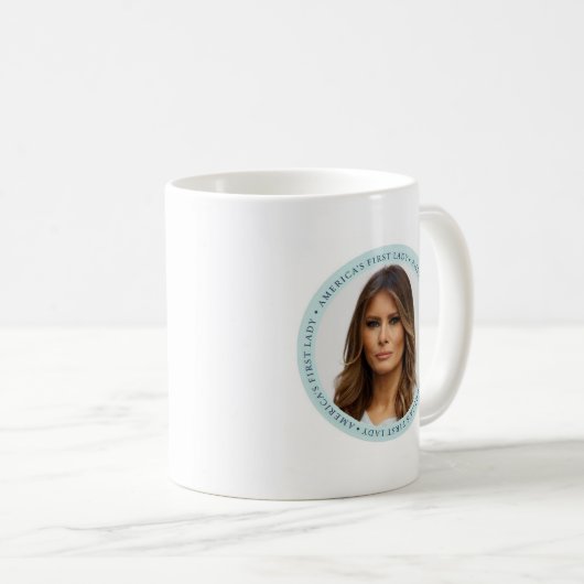 Madame Mug d'ATOUT de Melania première (Devant droit)